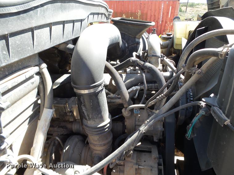 image for item BJ9951 2010 International 7300 bucket truck