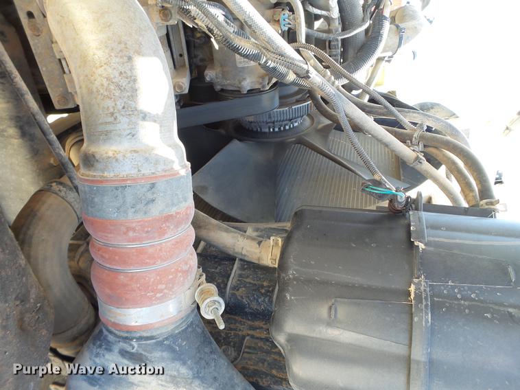 image for item BJ9951 2010 International 7300 bucket truck