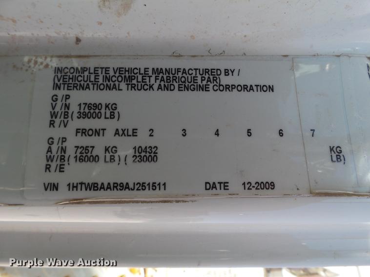 image for item BJ9951 2010 International 7300 bucket truck