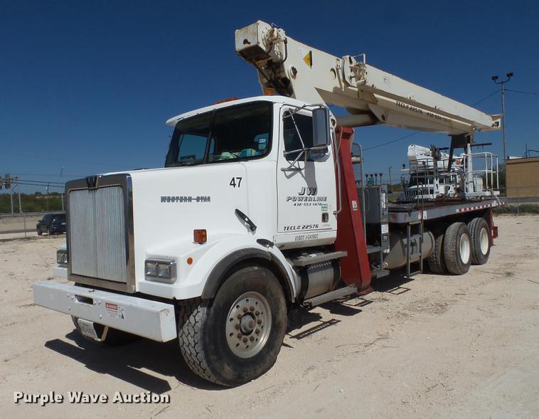 image for item BJ9952 2002 Western Star 4864FX crane truck