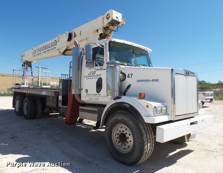 image for item BJ9952 2002 Western Star 4864FX crane truck