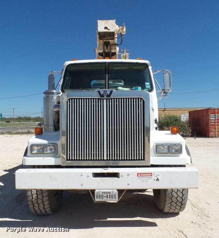 image for item BJ9952 2002 Western Star 4864FX crane truck
