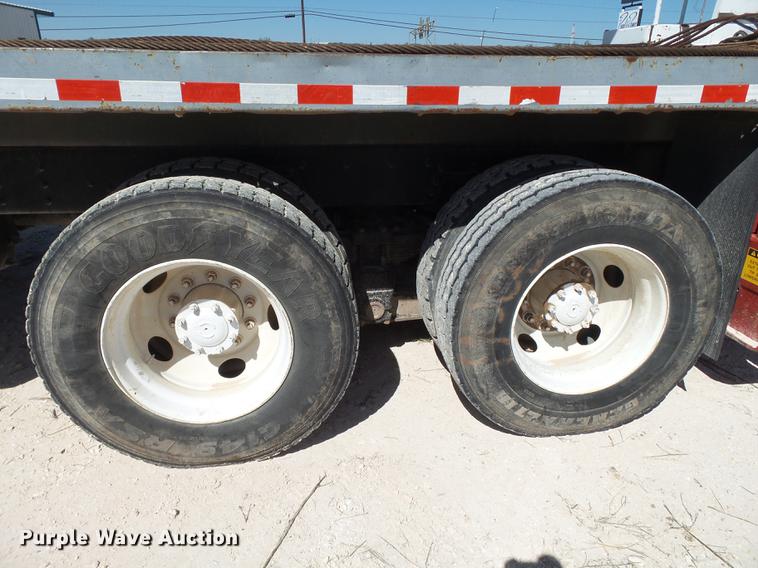 image for item BJ9952 2002 Western Star 4864FX crane truck