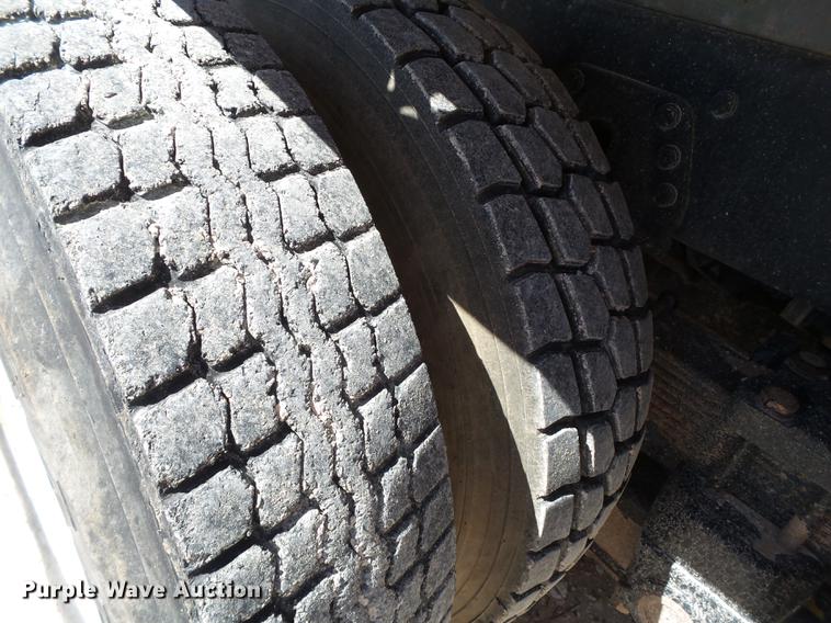 image for item BJ9952 2002 Western Star 4864FX crane truck