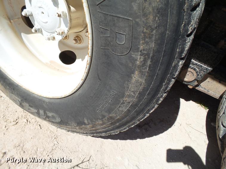 image for item BJ9952 2002 Western Star 4864FX crane truck