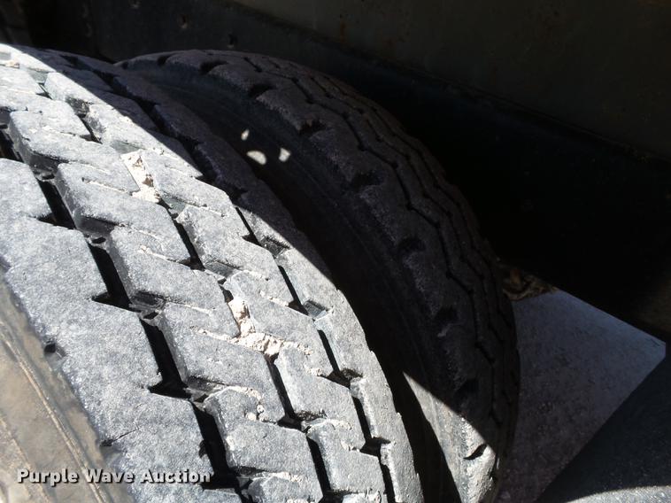 image for item BJ9952 2002 Western Star 4864FX crane truck