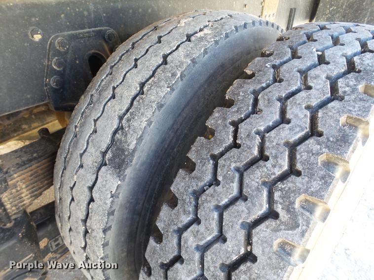 image for item BJ9952 2002 Western Star 4864FX crane truck