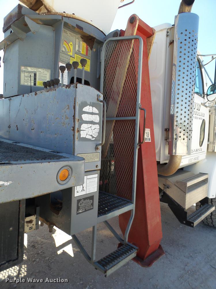 image for item BJ9952 2002 Western Star 4864FX crane truck