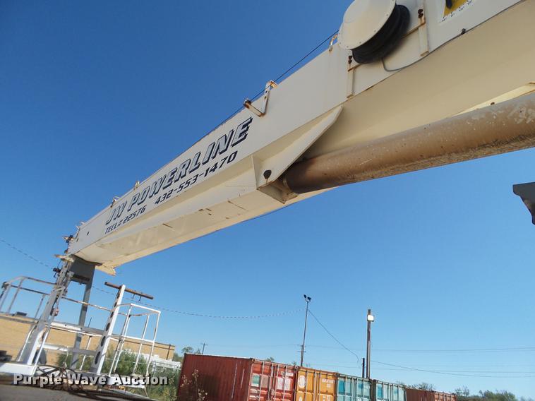 image for item BJ9952 2002 Western Star 4864FX crane truck