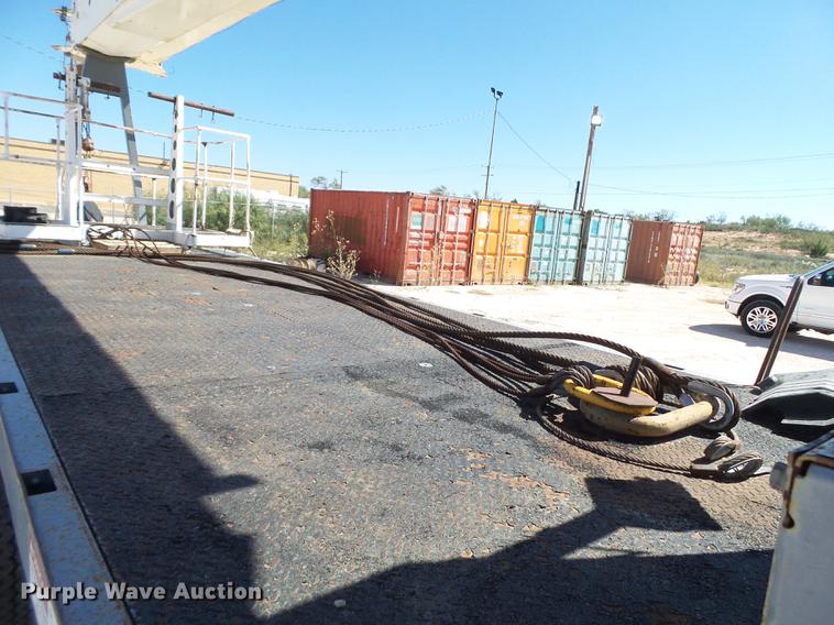 image for item BJ9952 2002 Western Star 4864FX crane truck