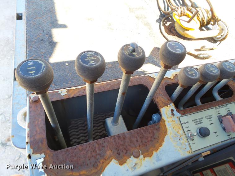 image for item BJ9952 2002 Western Star 4864FX crane truck