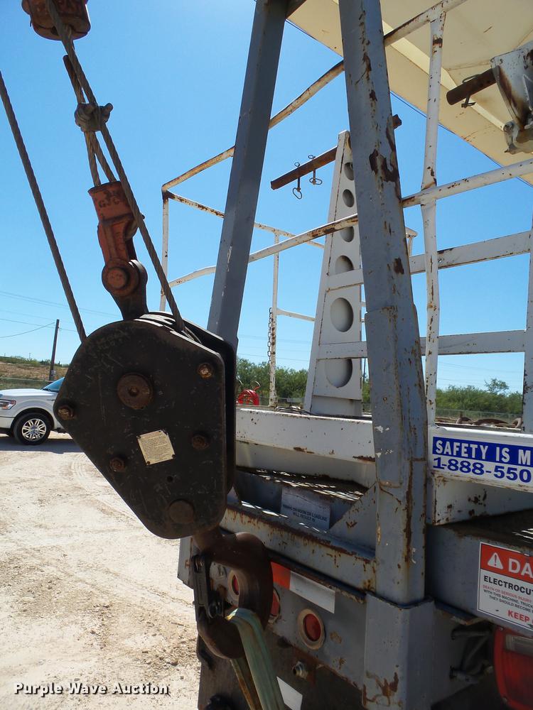 image for item BJ9952 2002 Western Star 4864FX crane truck