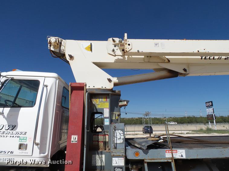 image for item BJ9952 2002 Western Star 4864FX crane truck