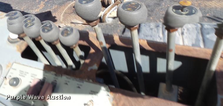 image for item BJ9952 2002 Western Star 4864FX crane truck