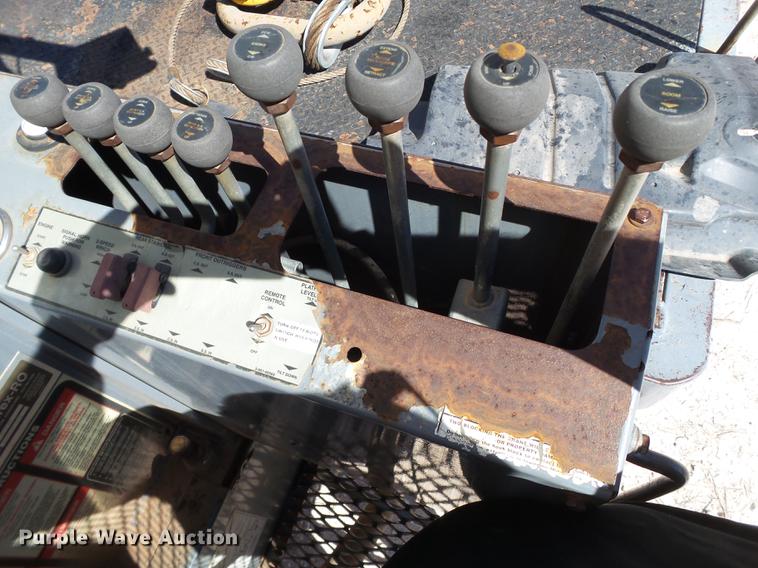 image for item BJ9952 2002 Western Star 4864FX crane truck