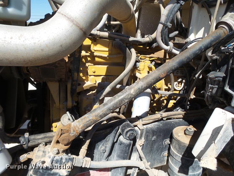 image for item BJ9952 2002 Western Star 4864FX crane truck