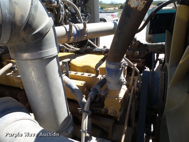 image for item BJ9952 2002 Western Star 4864FX crane truck