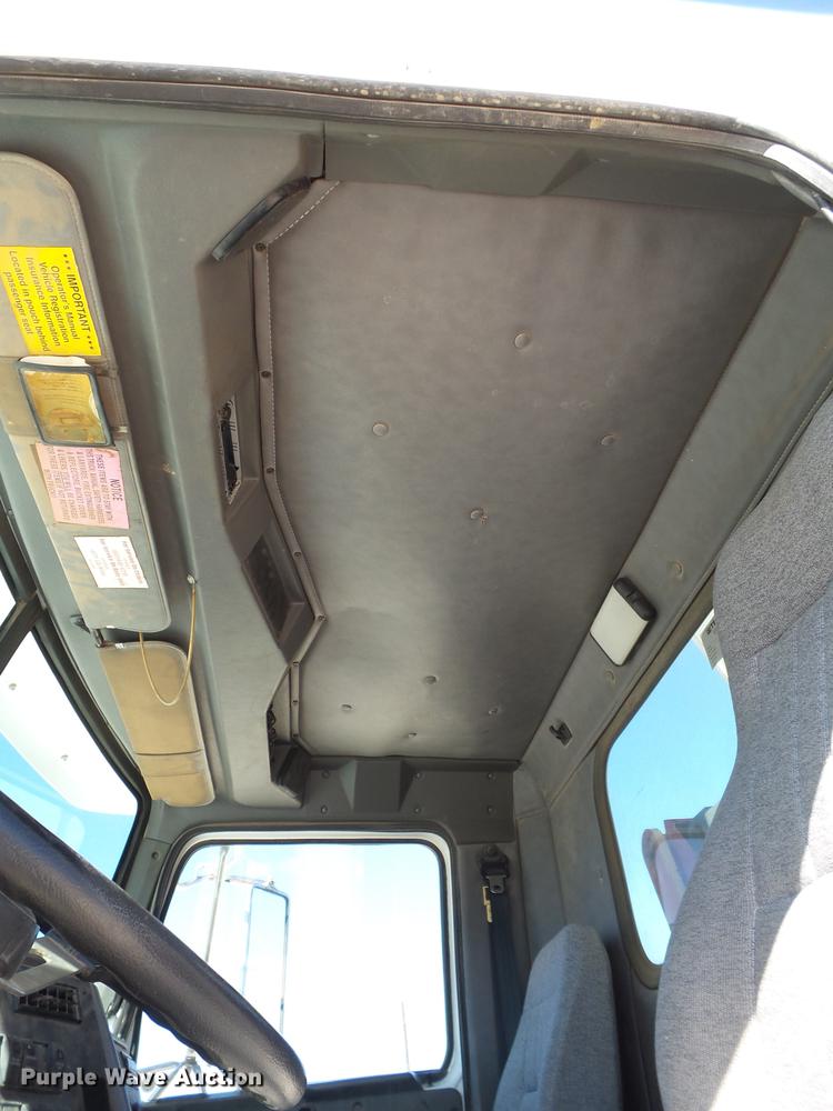 image for item BJ9952 2002 Western Star 4864FX crane truck