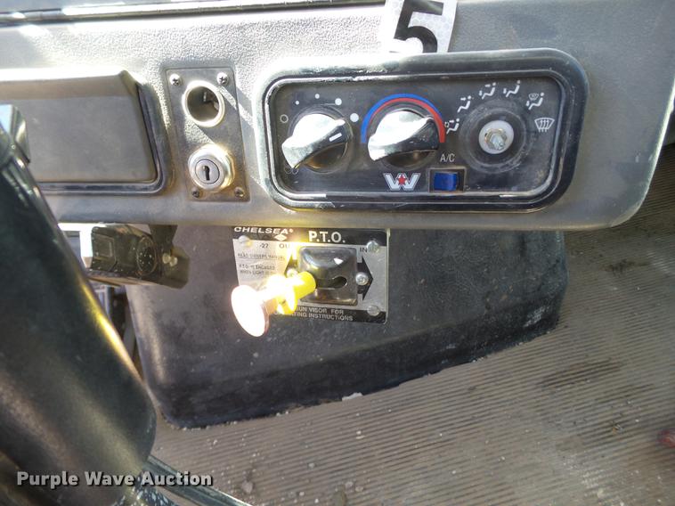 image for item BJ9952 2002 Western Star 4864FX crane truck