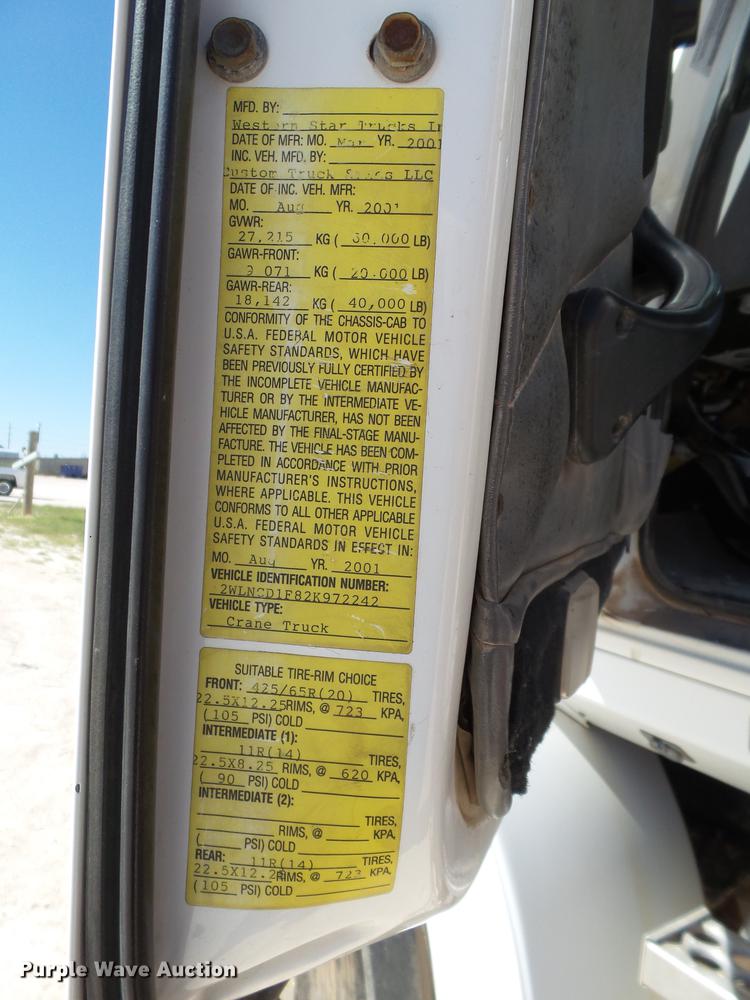 image for item BJ9952 2002 Western Star 4864FX crane truck