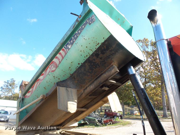 image for item BV9212 1981 Freightliner FLC dump truck