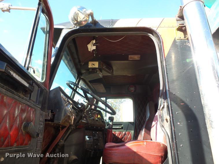 image for item BV9212 1981 Freightliner FLC dump truck