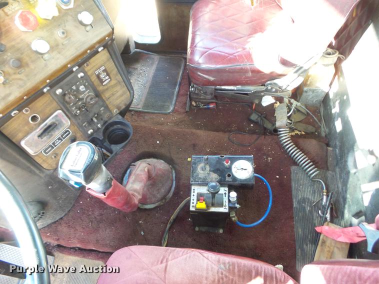 image for item BV9212 1981 Freightliner FLC dump truck