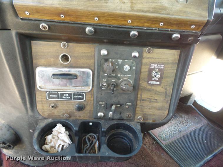 image for item BV9212 1981 Freightliner FLC dump truck