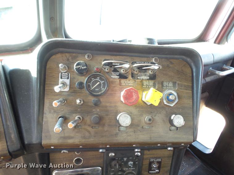 image for item BV9212 1981 Freightliner FLC dump truck