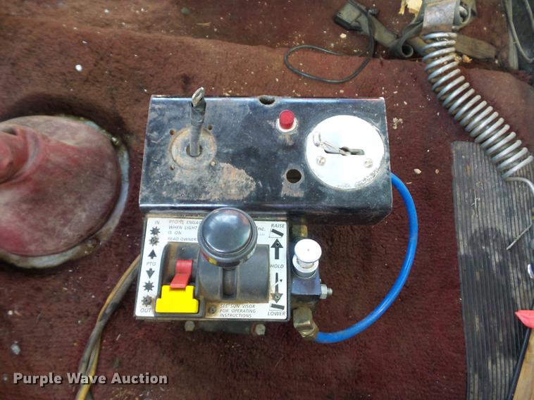 image for item BV9212 1981 Freightliner FLC dump truck