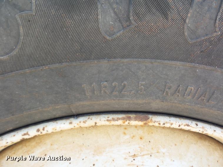 image for item BV9212 1981 Freightliner FLC dump truck