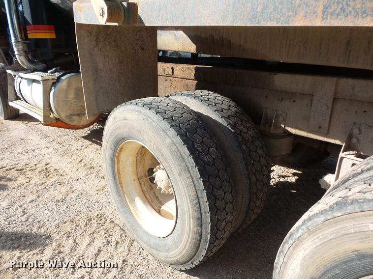 image for item BV9212 1981 Freightliner FLC dump truck