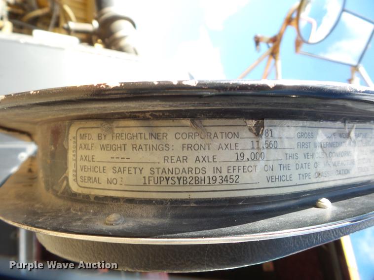 image for item BV9212 1981 Freightliner FLC dump truck