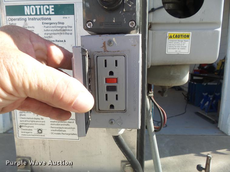 image for item CC9657 2004 Genie AWP-30S vertical lift