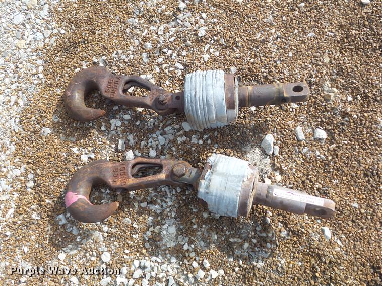 image for item CC9664 (2) Young 800 swivel hooks