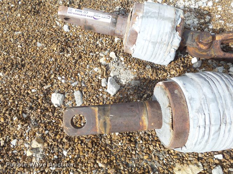 image for item CC9664 (2) Young 800 swivel hooks