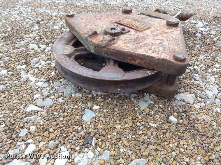 image for item CC9665 (2) pulley blocks