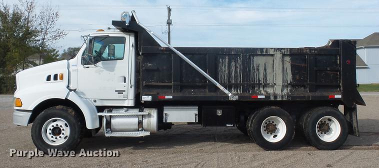 image for item DA0867 2005 Sterling A9500 dump truck