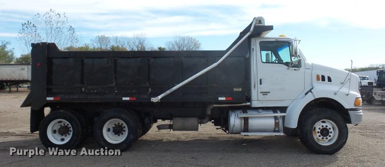 image for item DA0867 2005 Sterling A9500 dump truck