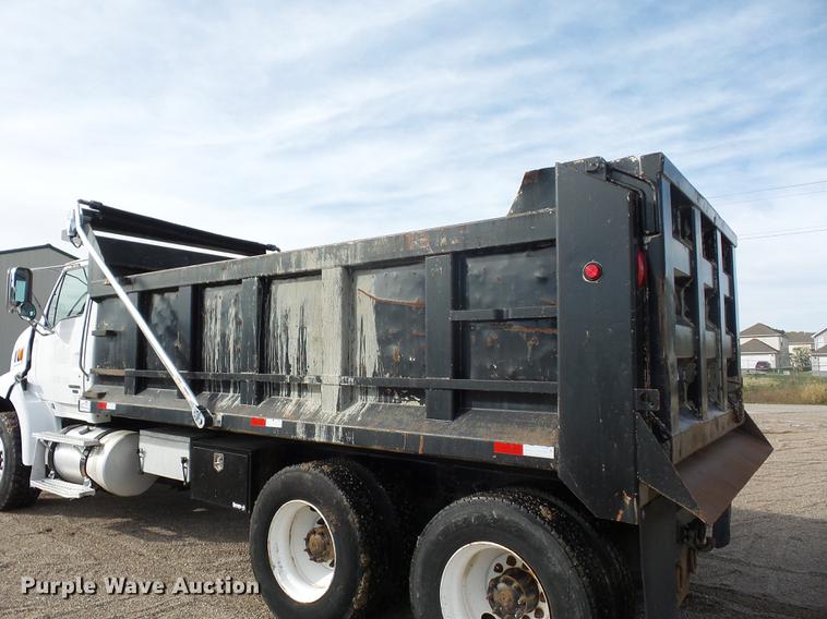 image for item DA0867 2005 Sterling A9500 dump truck