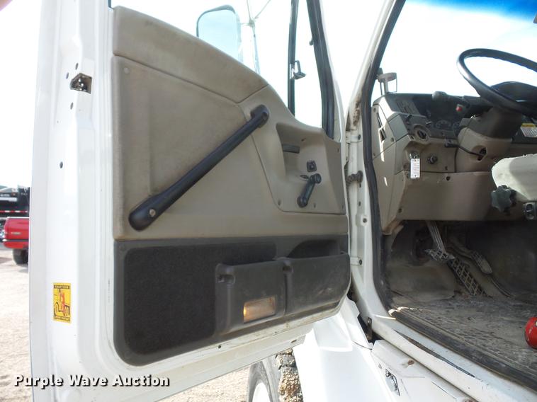 image for item DA0867 2005 Sterling A9500 dump truck