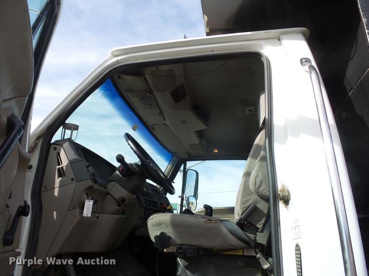 image for item DA0867 2005 Sterling A9500 dump truck