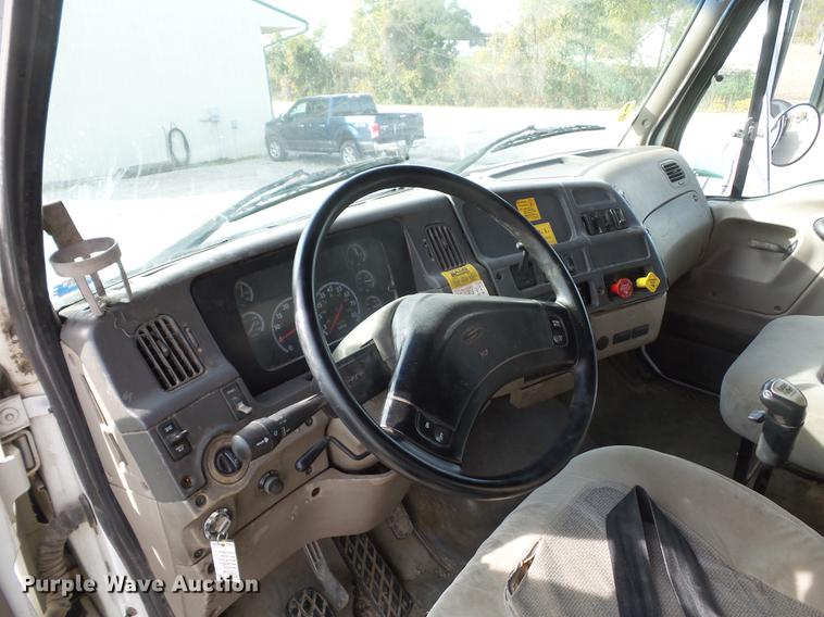 image for item DA0867 2005 Sterling A9500 dump truck