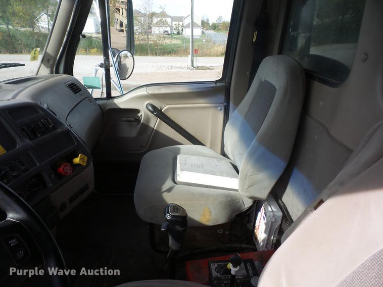 image for item DA0867 2005 Sterling A9500 dump truck