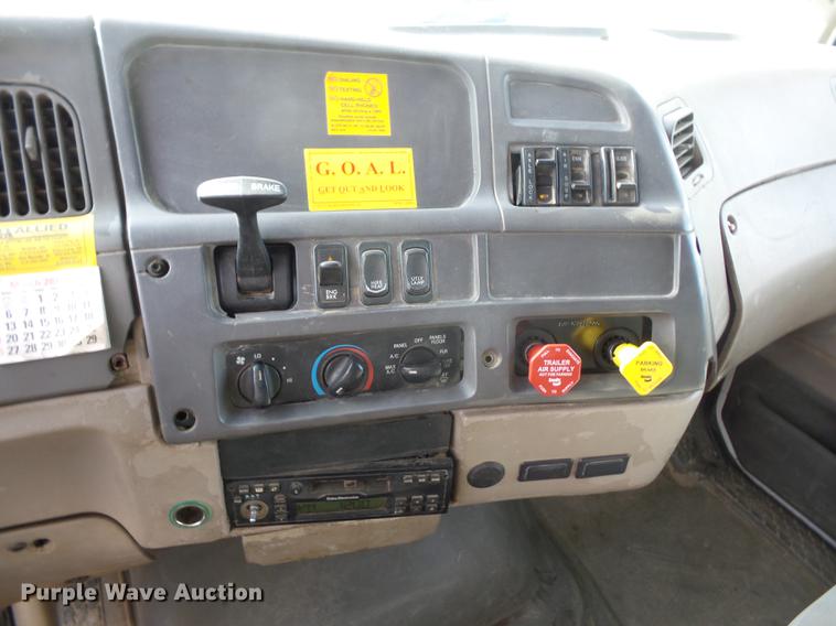 image for item DA0867 2005 Sterling A9500 dump truck