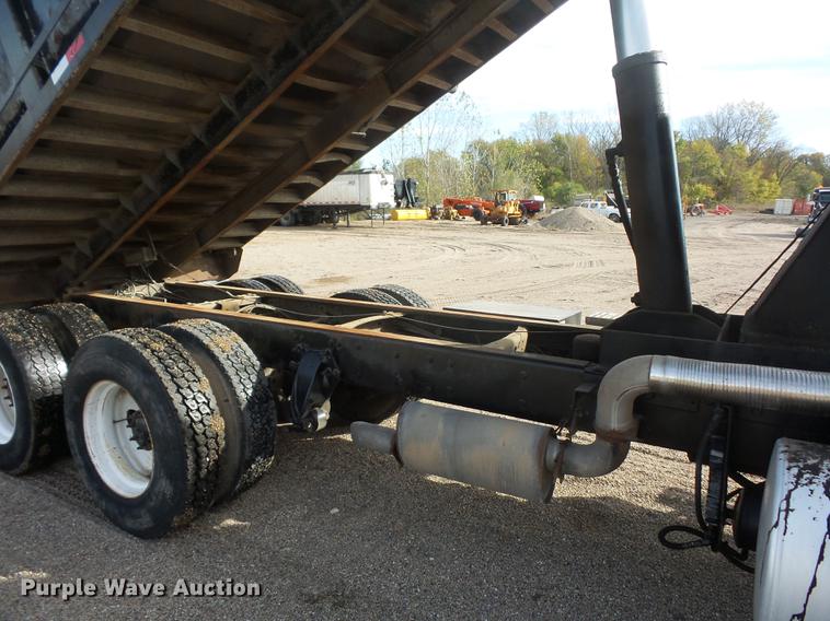 image for item DA0867 2005 Sterling A9500 dump truck