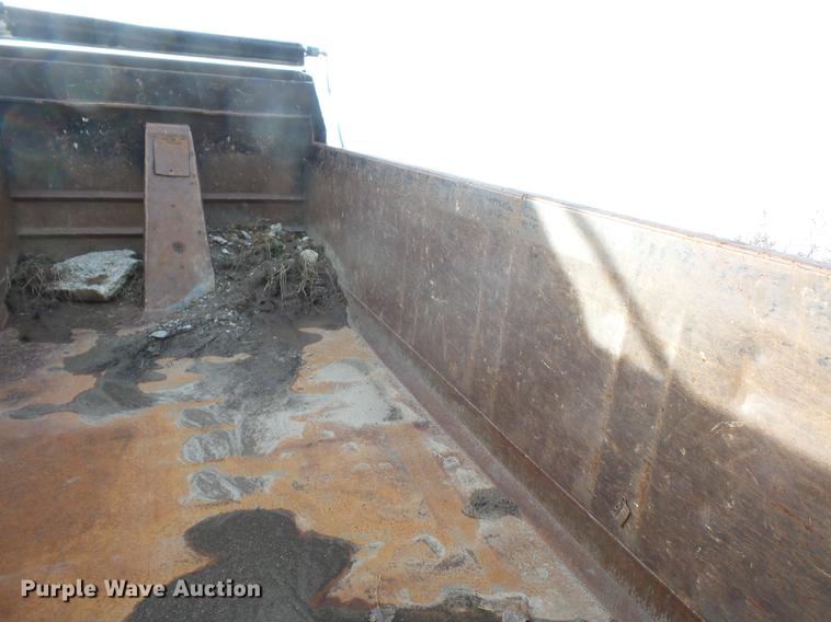 image for item DA0867 2005 Sterling A9500 dump truck