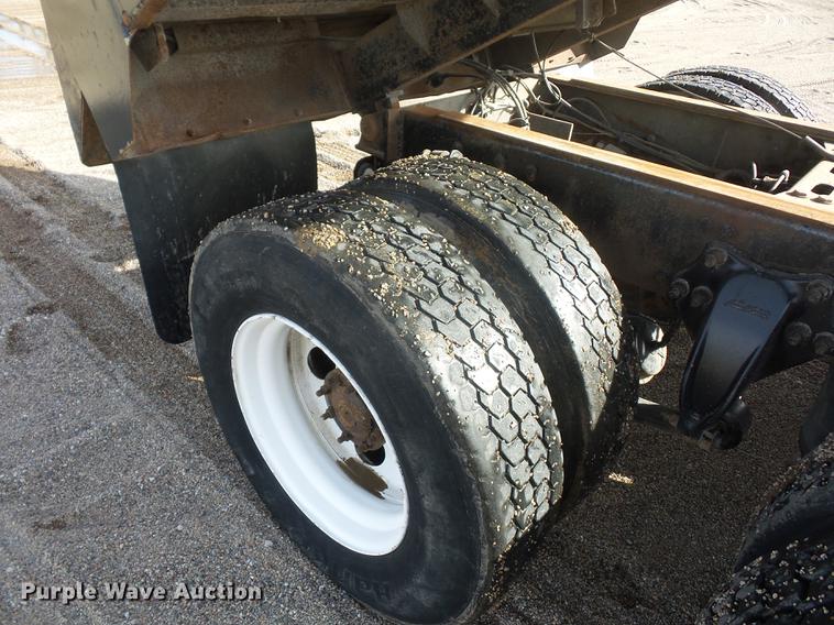 image for item DA0867 2005 Sterling A9500 dump truck