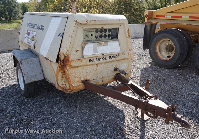image for item DA1250 1995 Ingersoll Rand 185 air compressor