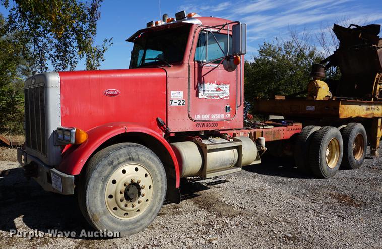 image for item DA1251 1990 Peterbilt 378 semi truck